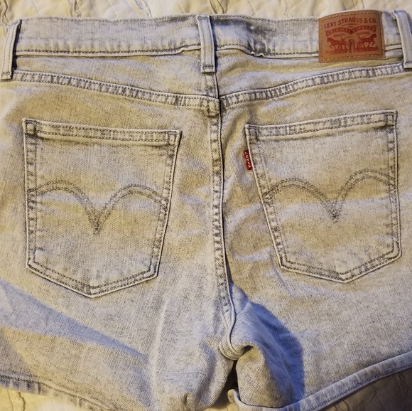 Levis high rise short size 30  gray - Picture 2 of 3